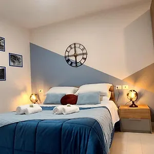 Light Blue Station Apartment Rome